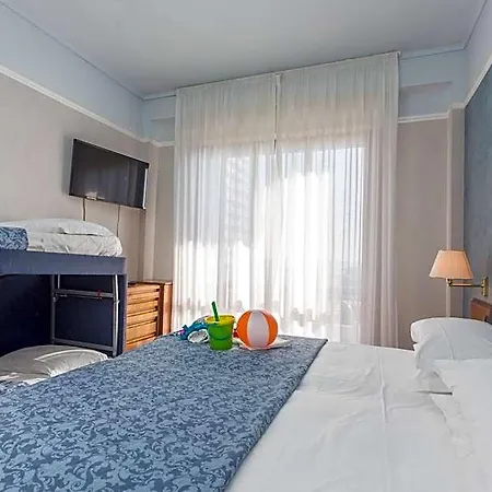 Esplanade Hotel 3*
