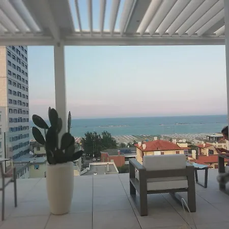 Esplanade Hotel 3*